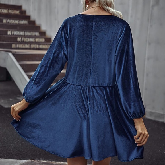 black velvet v neck long sleeve dress classic - Picture 9 of 13